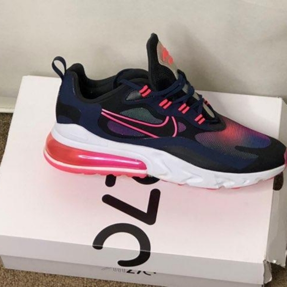 Air Max 270 React - Picture 2 of 6